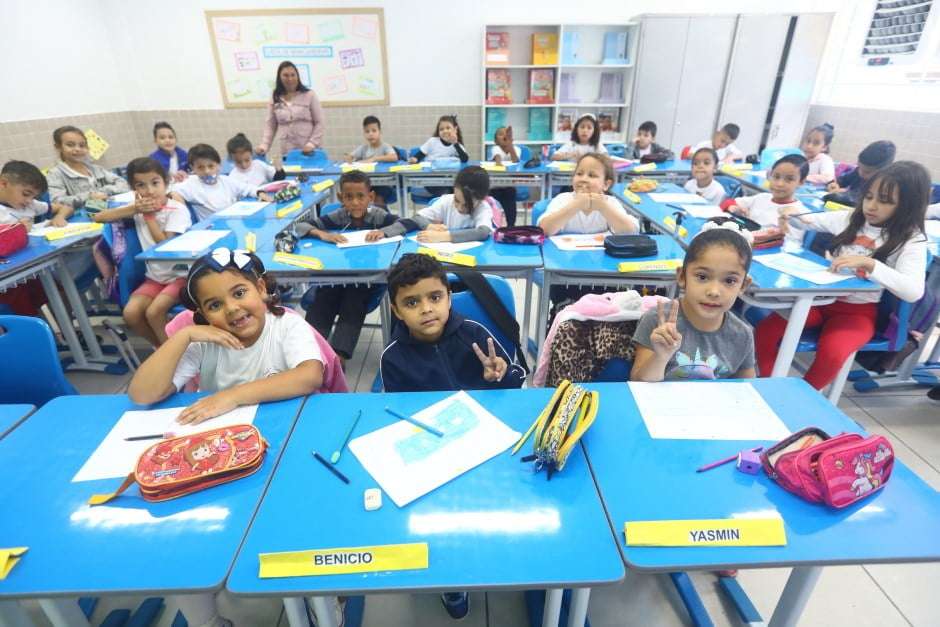 Alunos do 1º ao 5º ano da rede municipal terão aulas de inglês