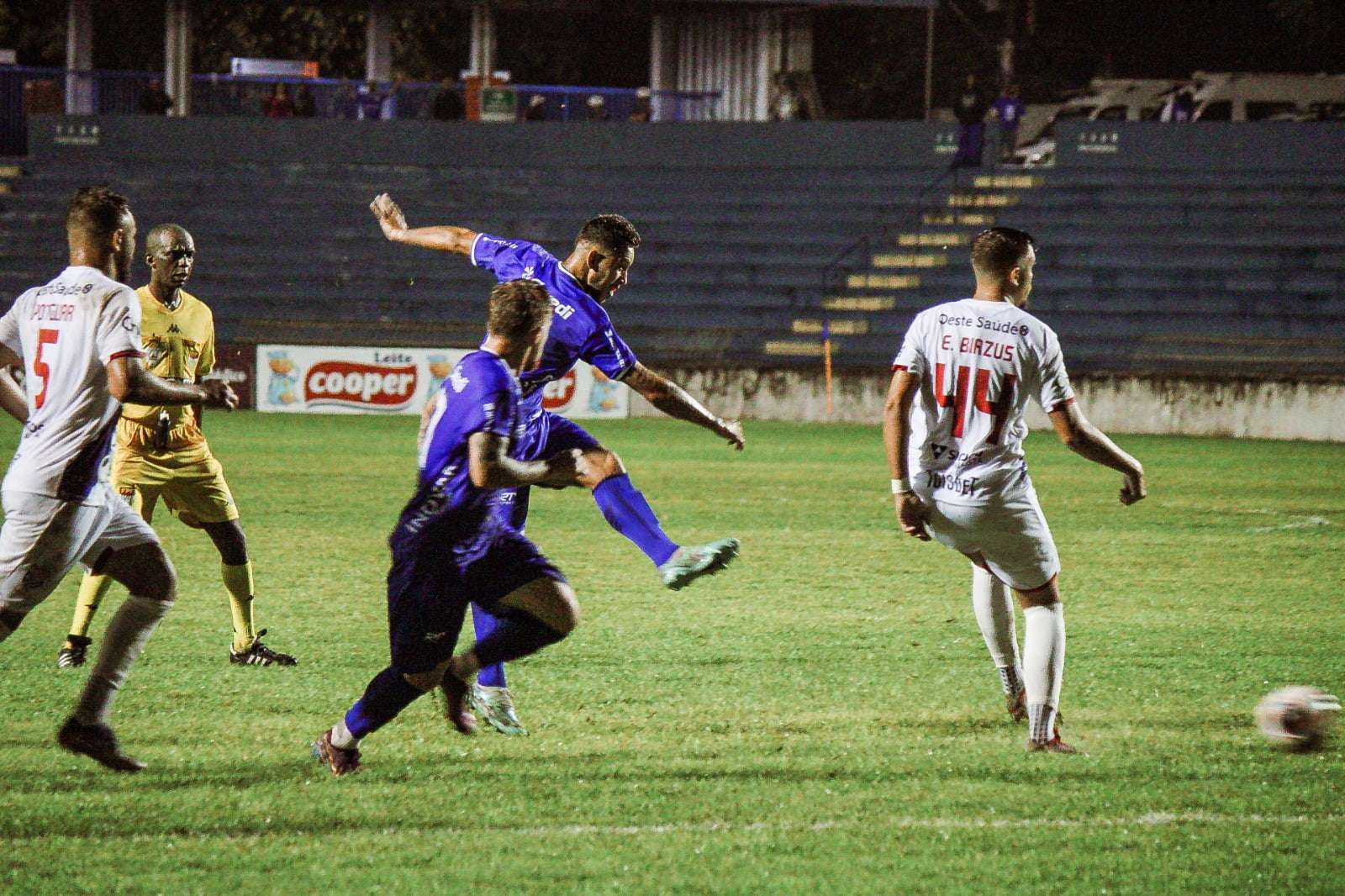 São José E. C. enfrenta Desportivo Brasil em busca de classificação antecipada