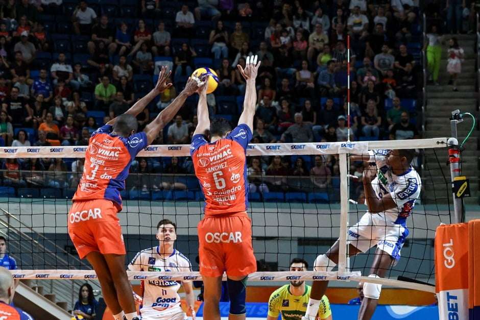 Vôlei São José inicia duelo da semifinal contra o Cruzeiro em MG