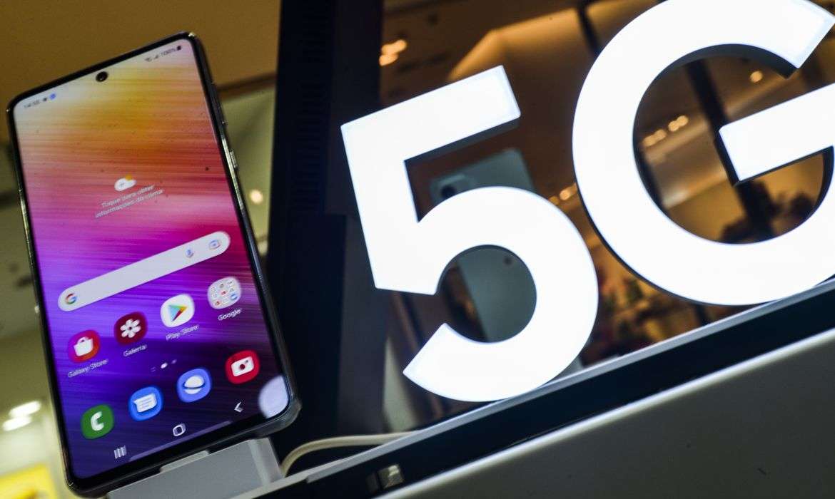 Anatel vai liberar sinal de internet 5G para mais 506 municípios
