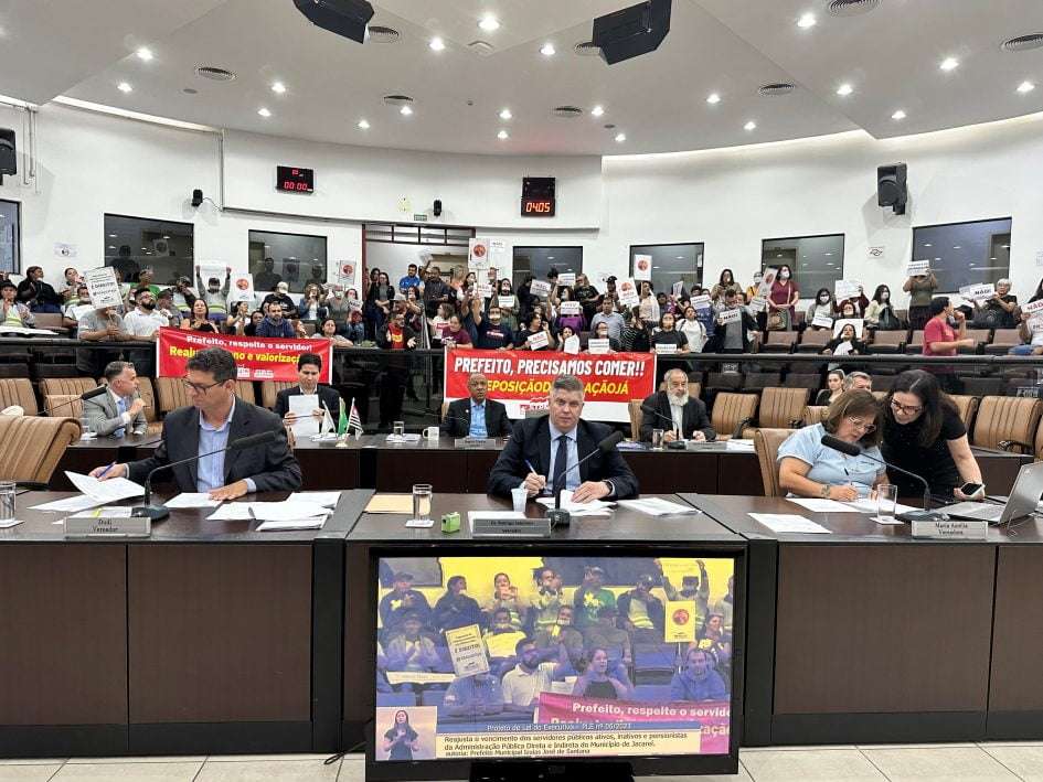 Apesar dos protestos, servidores de Jacareí só têm 7 por cento de reajuste