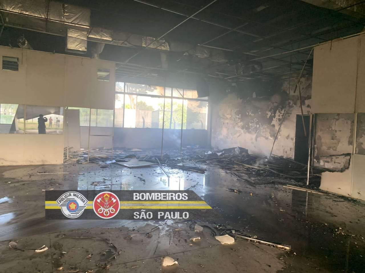 Incêndio em galpão é registrado pelos Bombeiros
