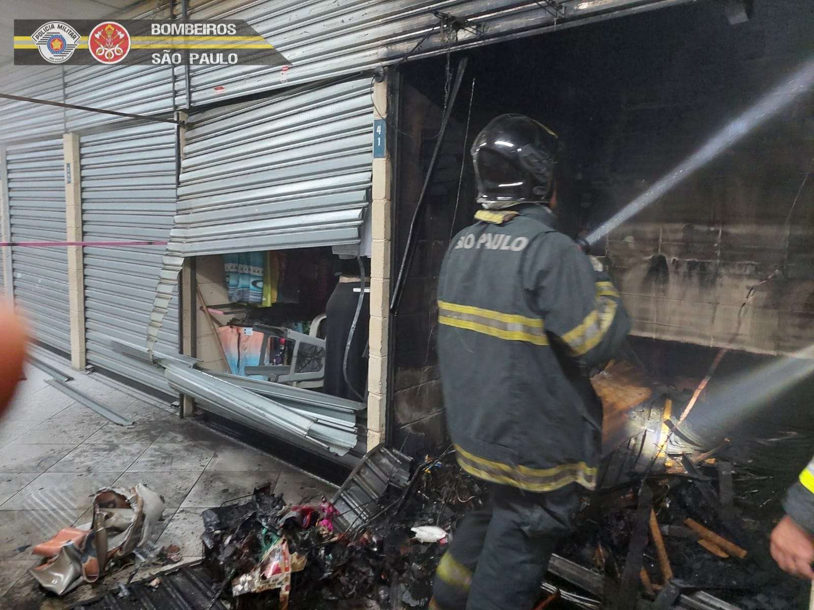 Loja de shopping polular de Taubaté sofre incêndio