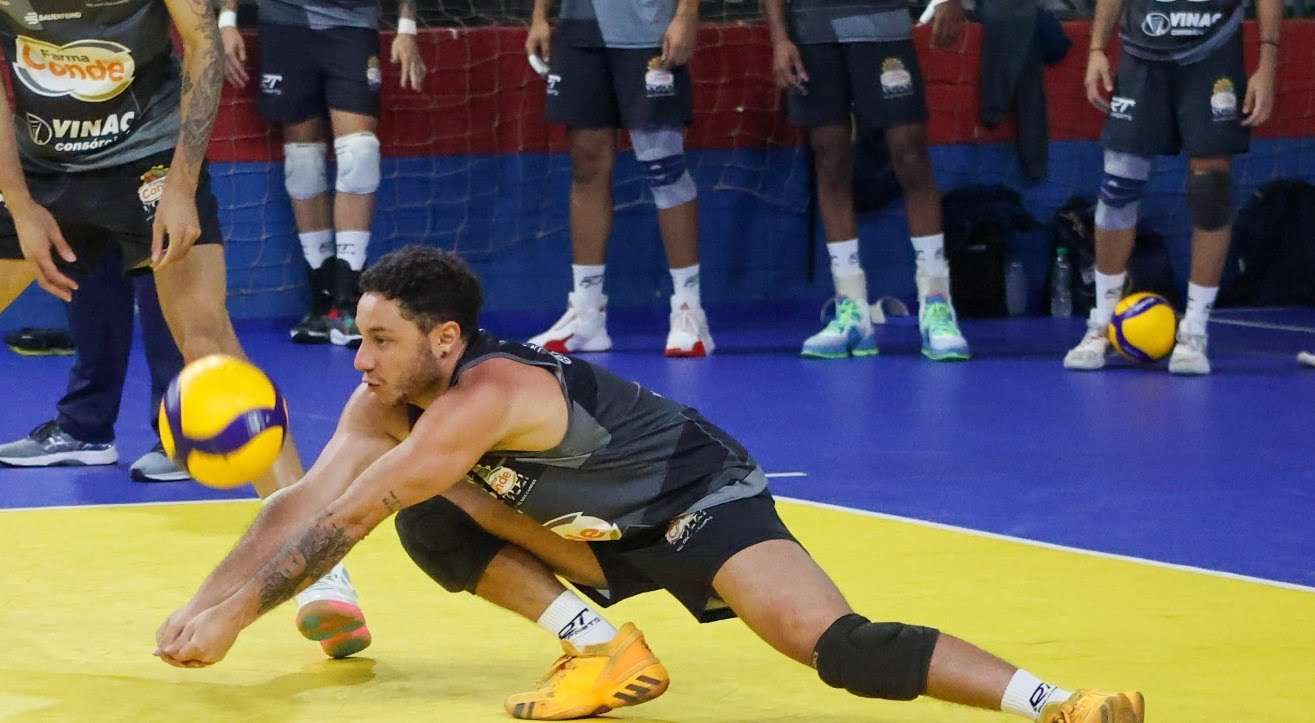  Farma Conde Vôlei anuncia a renovação com o líbero Rogerinho