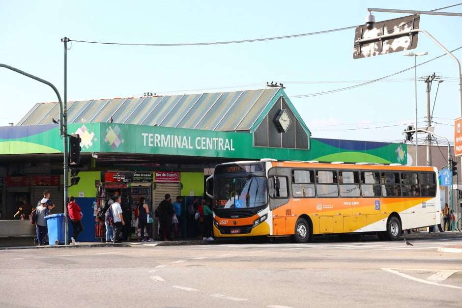 Três ônibus passam a integrar frotas e viagens diárias do transporte coletivo em São José