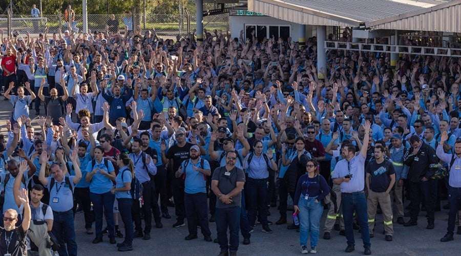 Funcionários da GM e sindicato aprovam layoff, acordo vai afetar 1.200 trabalhadores