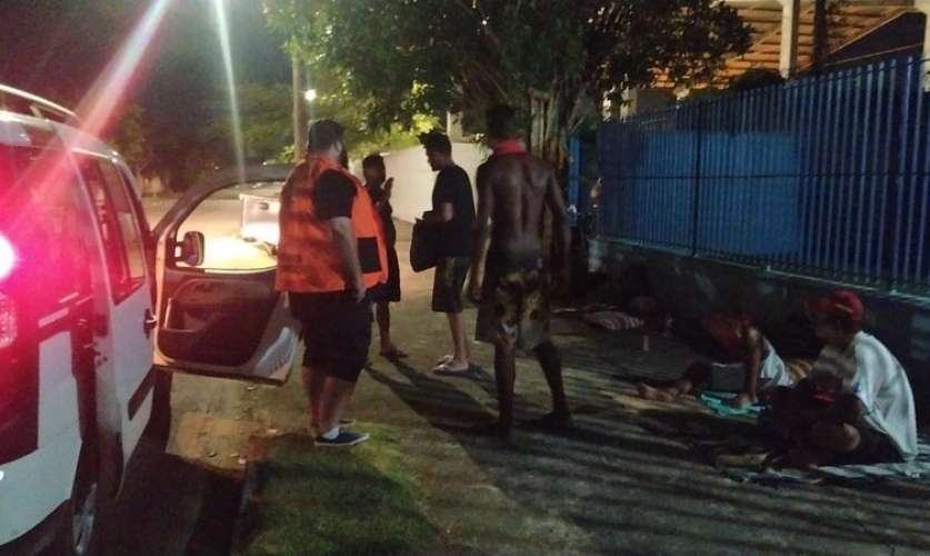 Caraguá intensifica abordagem de pessoas em situação de rua por conta do alerta de frio intenso