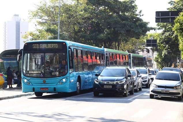Paralisação do transporte público impacta funcionamento dos ônibus municipais em São José dos Campos
