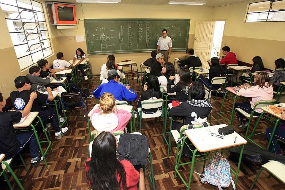 Após férias, escolas estaduais iniciam 2º semestre com atividades de acolhimento