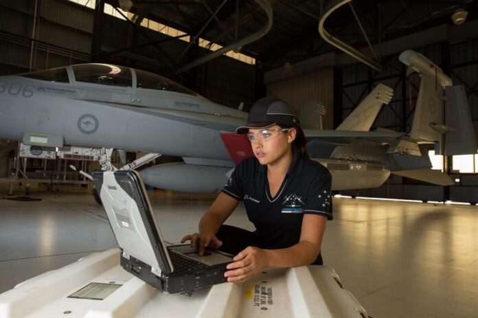 Boeing abre quase 100 vagas de emprego em São José dos Campos