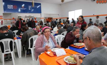Bom Prato de Jacareí comemora 1 ano com cardápio especial de almoço nesta sexta, 14