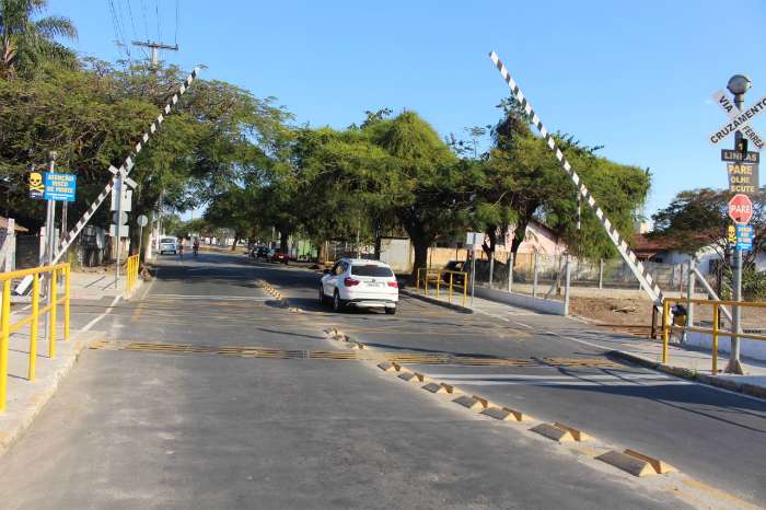 Idosa morre atropelada por trem em Pindamonhangaba
