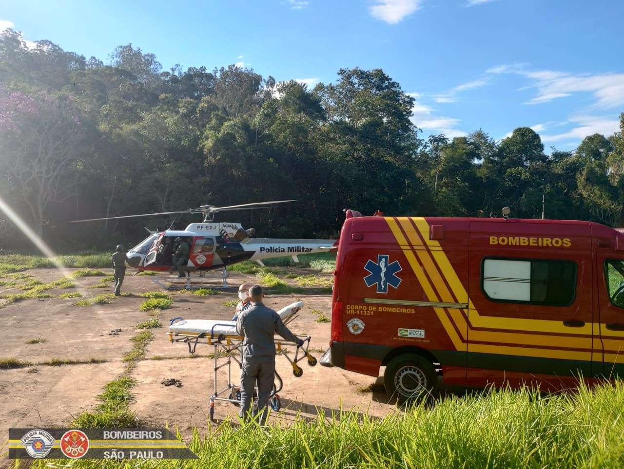 Idoso passa mal e é socorrido por helicóptero da PM próximo ao Pico dos Marins em Piquete