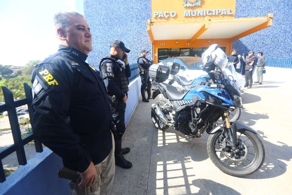 Carros elétricos nas rondas policiais e mobilidade urbana de São José na segurança da população