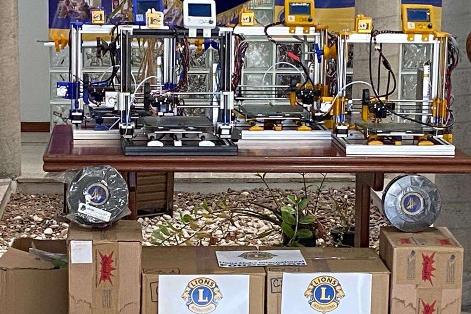 Fundhas de São José recebe impressoras 3D para uso dos estudantes