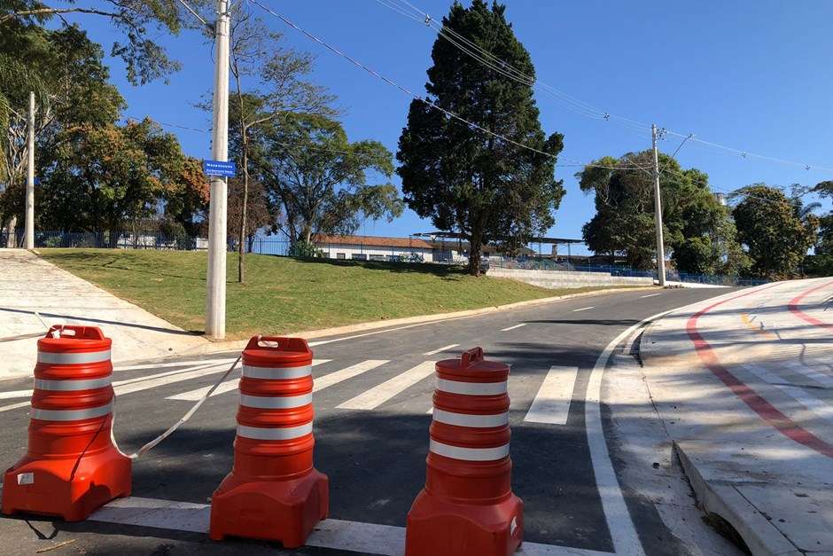 Novas Vias melhoram trânsito perto do Shopping Oriente em São José dos Campos
