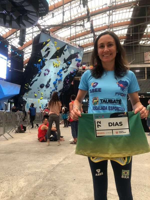 Paratleta Marina Dias é campeã mundial de paraescalda