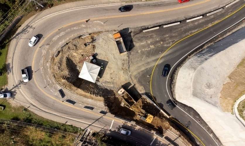Obras do Contorno Sul avançam em trechos de conexão a viários urbanos em São Sebastião