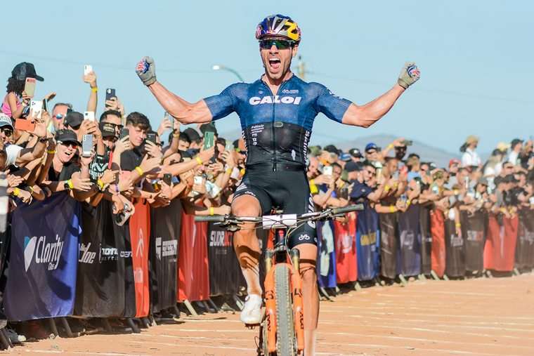Henrique Avancini é bicampeão mundial de ciclismo Mountain Bike na categoria Maratona
