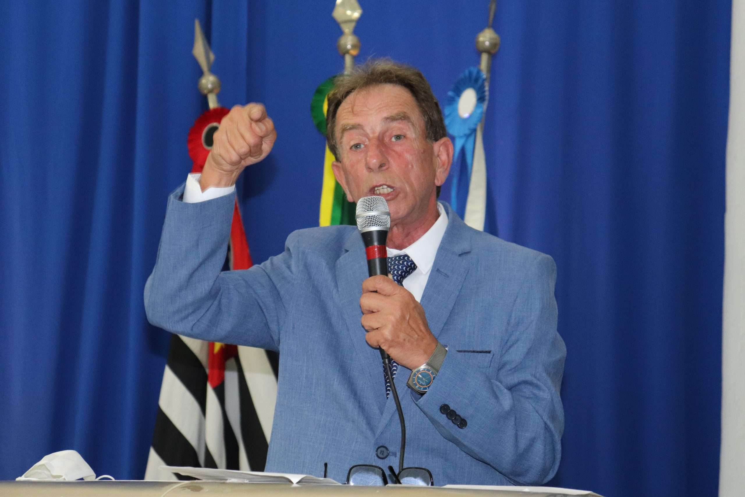Justiça determina afastamento do Prefeito e servidores municipais por irregularidades em Aparecida