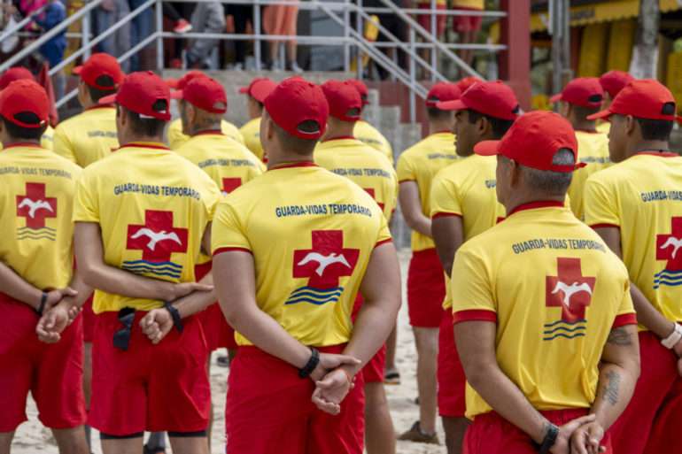 Caraguatatuba abre vagas para Guarda-Vidas temporários