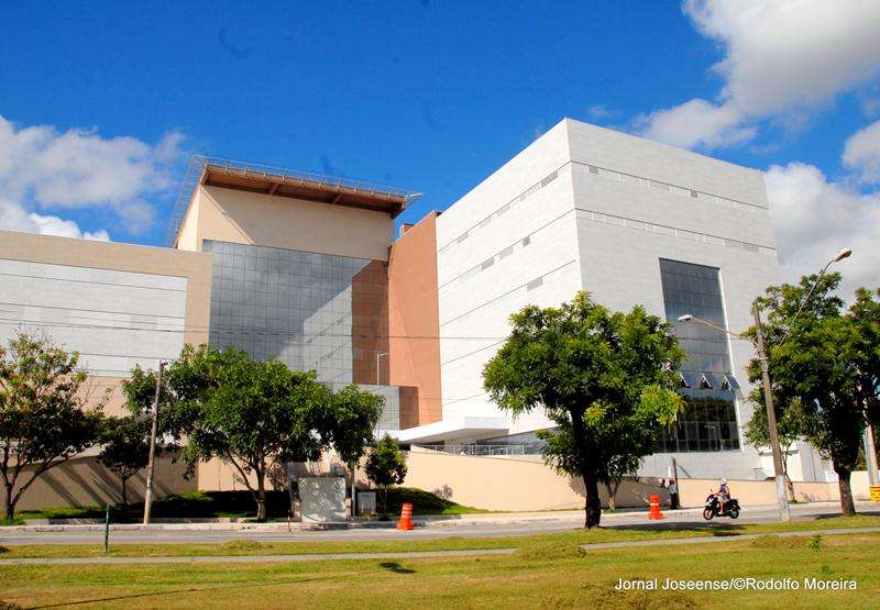 Hospital Regional abre processo seletivo com salários de até R$ 6,2 mil em São José dos Campos