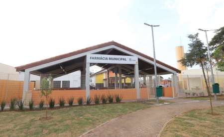 Jacareí entrega reforma de ampliação da área de espera da Farmácia Municipal