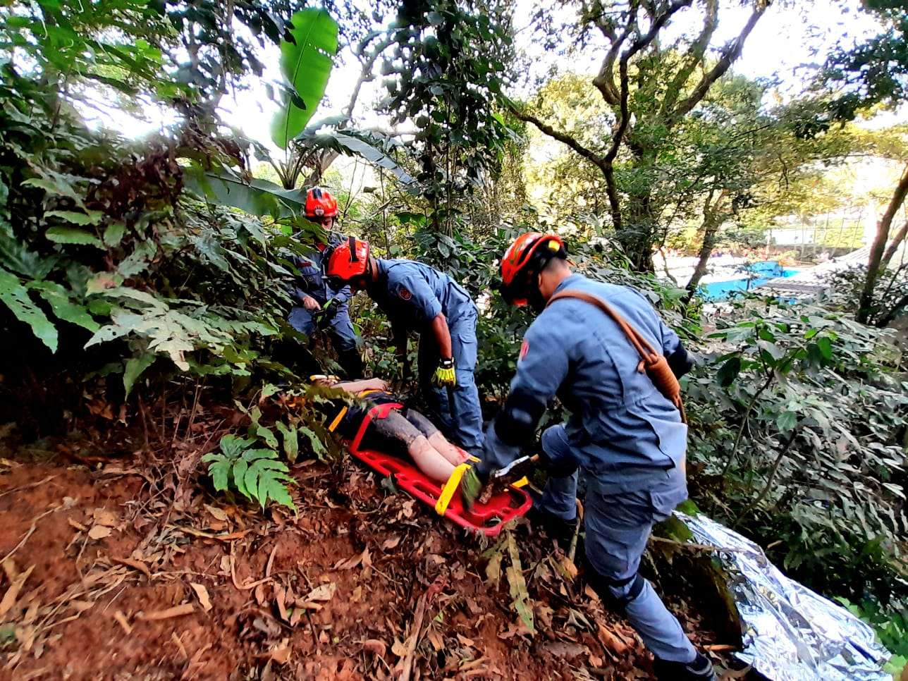 Bombeiros e Defesa Civil realizam simulado de emergência por desastre natural em São Sebastião