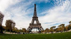 Após ameça de bomba, Torre Eiffel reabre ao público