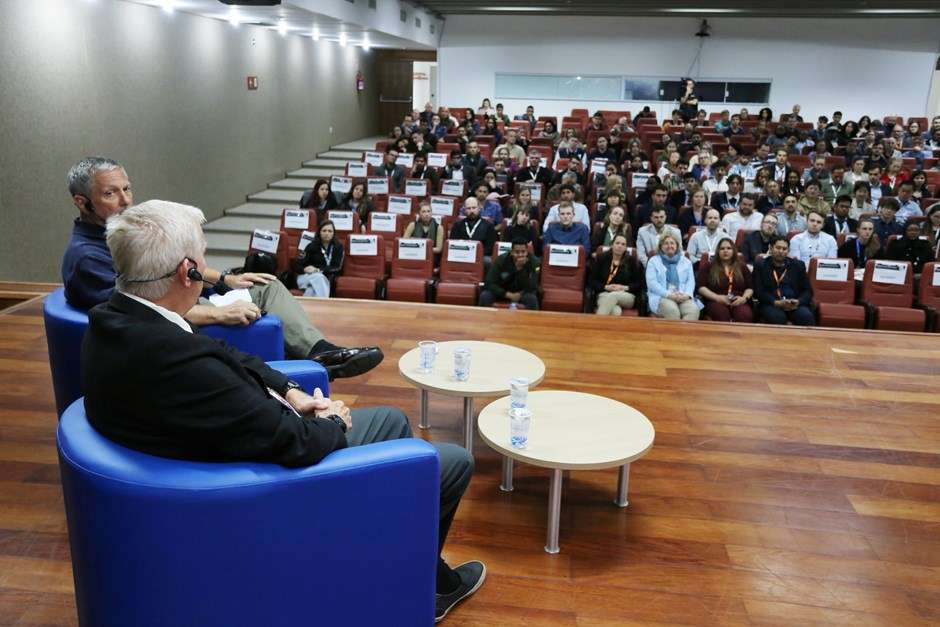 Painel do SSP debate interação da ciência e exploração espacial em São José dos Campos