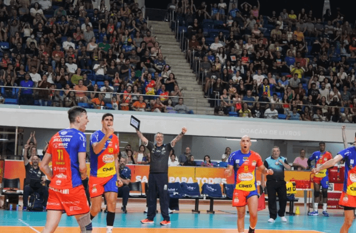 Farma Conde Vôlei busca primeira vitória contra o Vôlei Renata nesta sexta, 8