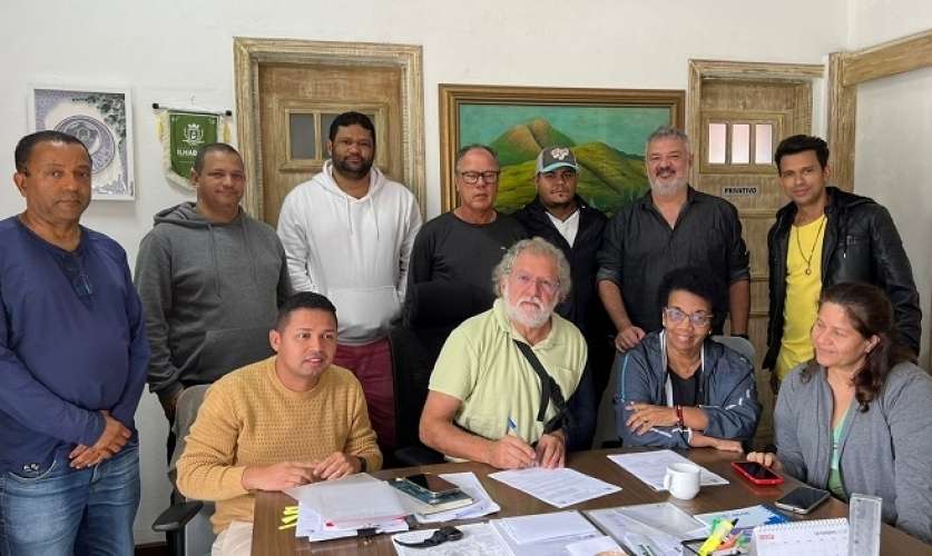 Colucci sanciona lei que torna Carnaval de Ilhabela Patrimônio Imaterial