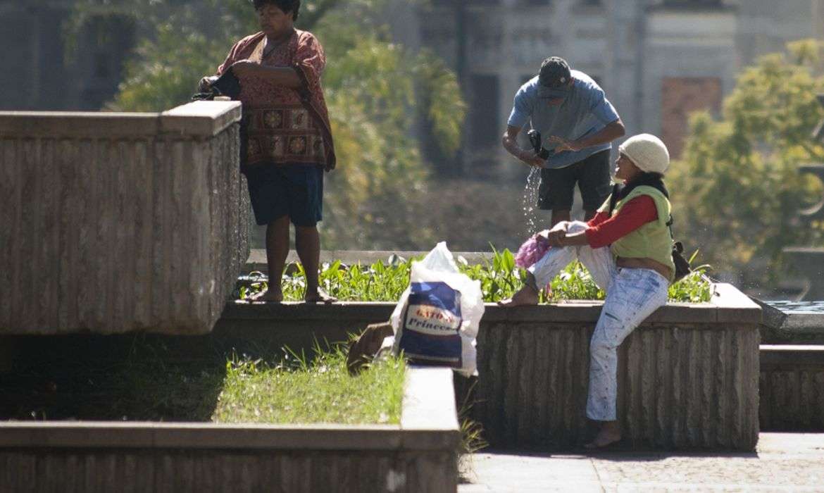 Pesquisa indica que um em cada mil brasileiros não tem moradia