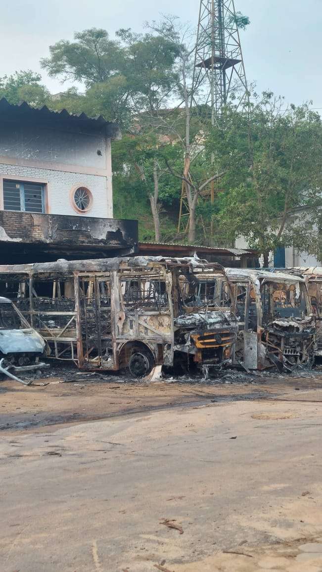 Incêndio em garagem da Prefeitura destrói veículos oficiais em Redenção da Serra