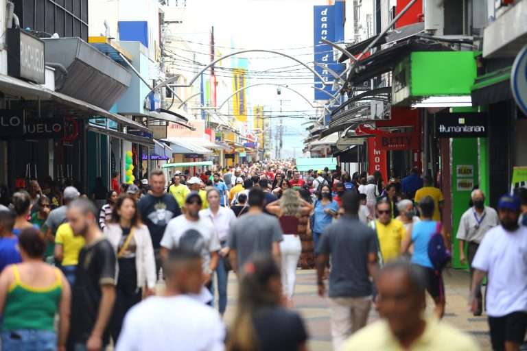 Estudo da ACI revela dados para aquecer o mercado de roupas e calçados em São José