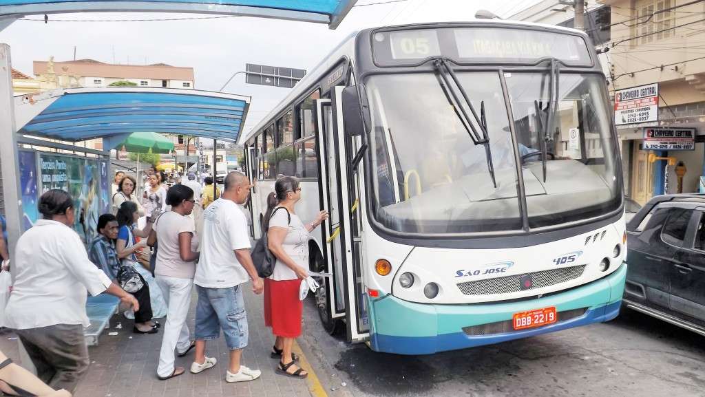 Passagem de ônibus vai aumentar para R$ 5,85 a partir desta sexta-feira (1º) em Guaratinguetá