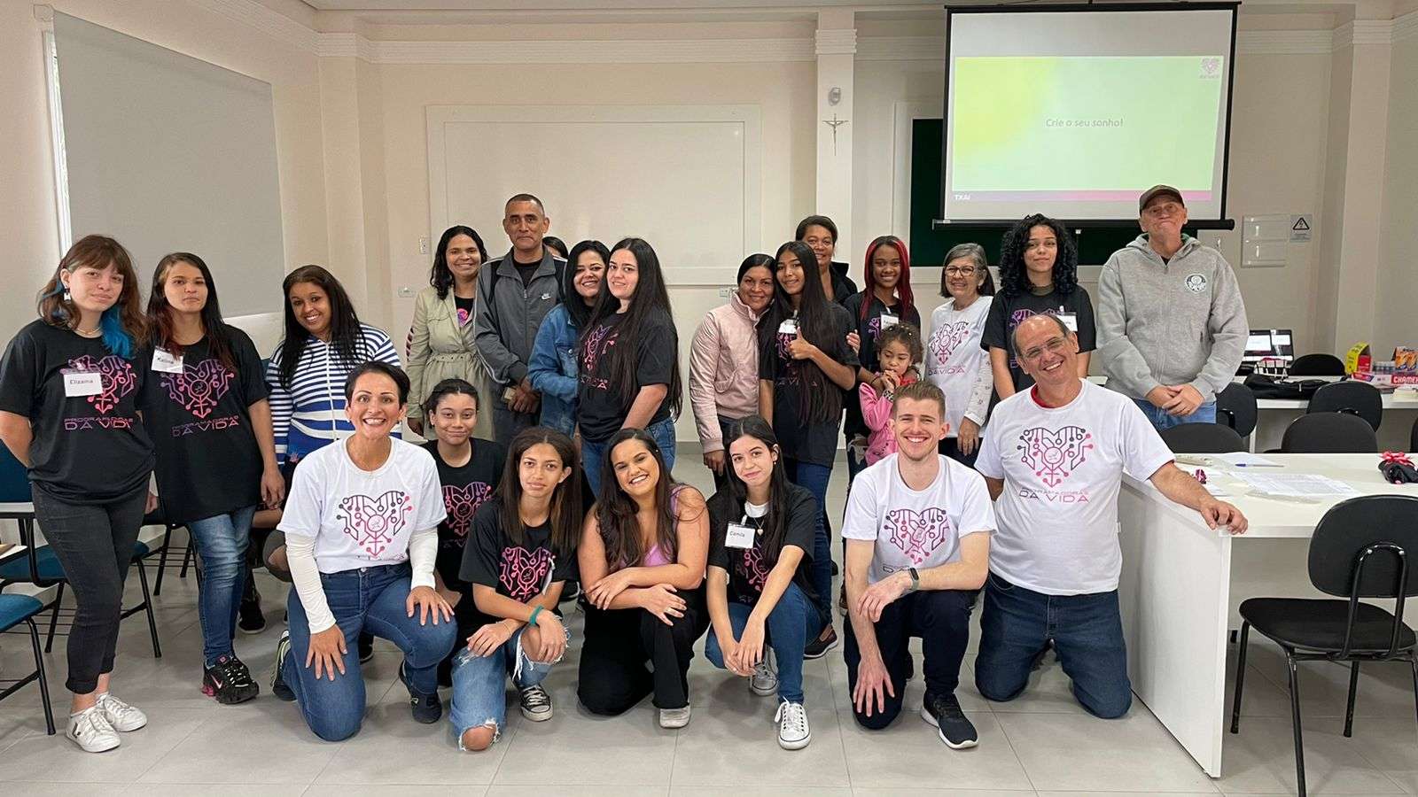 Projeto “Programadoras da Vida” capacita 1ª turma de meninas em São José dos Campos