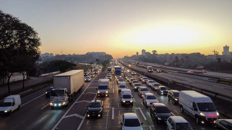 Motoristas enfrentam congestionamento no fim do feriado da Independência nas estradas de SP