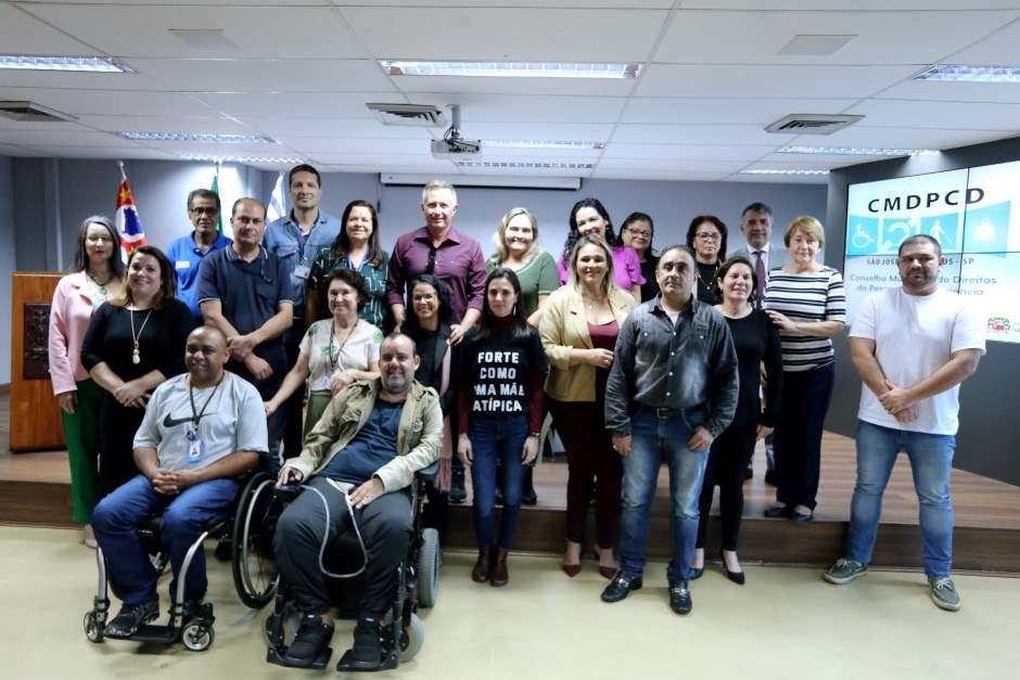 Conselho da pessoa com deficiência empossa novos integrantes em São José