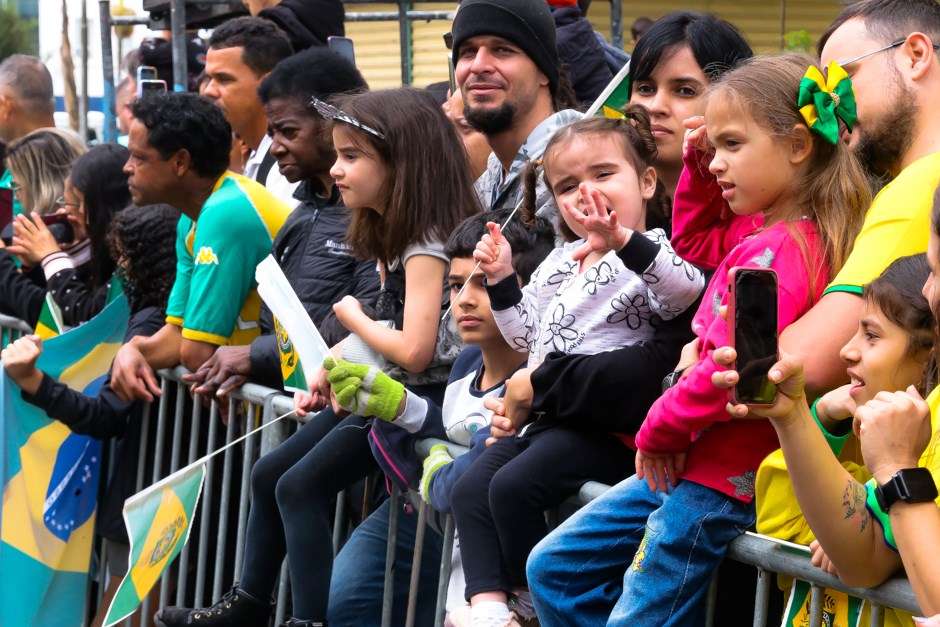 São José realiza desfile cívico na 15 de Novembro, após revitalização