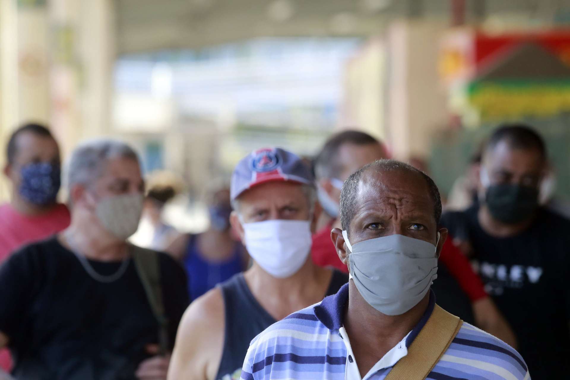 Ministério da Saúde diz que oscilação de casos de Covid está dentro da normalidade