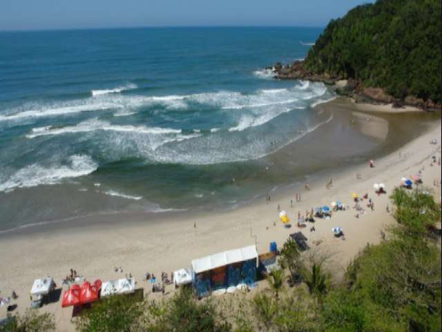 Ubatuba tem 10 praias impróprias para banho no fim de semana, segundo a Cetesb