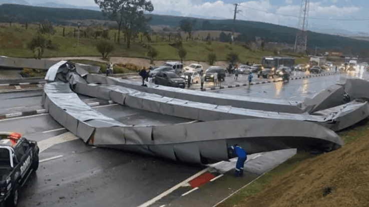 Temporal desta quarta-feira causa estragos no Vale do Paraíba