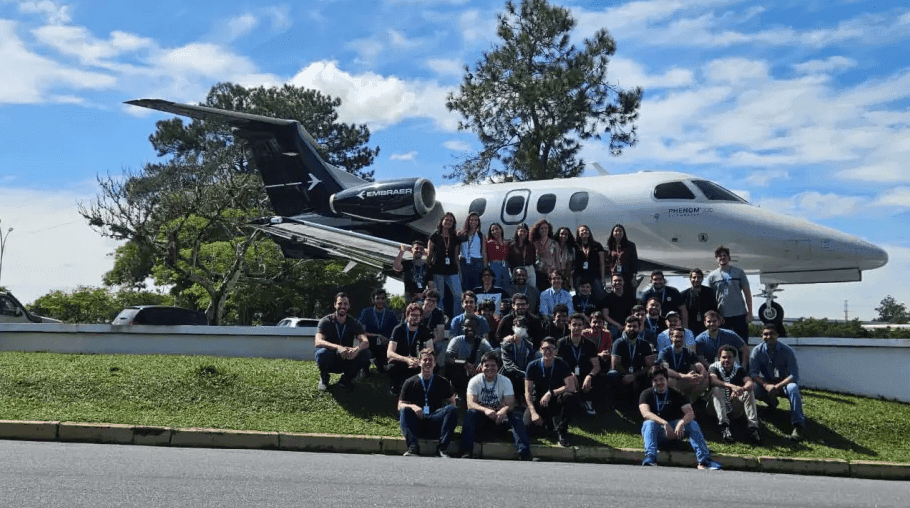 Embraer abre curso online de software com bolsa de R$ 5 mil