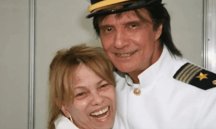 Morre Carminha, ex-secretária e ‘anjo da guarda’ de Roberto Carlos