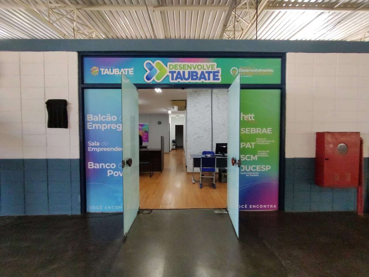 PAT de Taubaté oferece vagas para rede de calçados