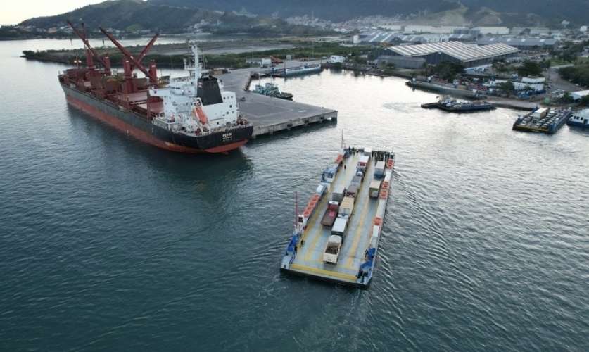 Restrições para caminhões na travessia São Sebastião-Ilhabela passam a valer nesta segunda