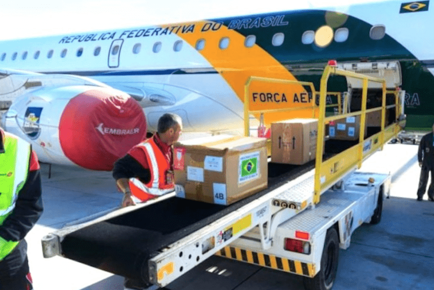 Brasil envia avião da Embraer com 2 toneladas de medicamentos e mantimentos para a Faixa de Gaza