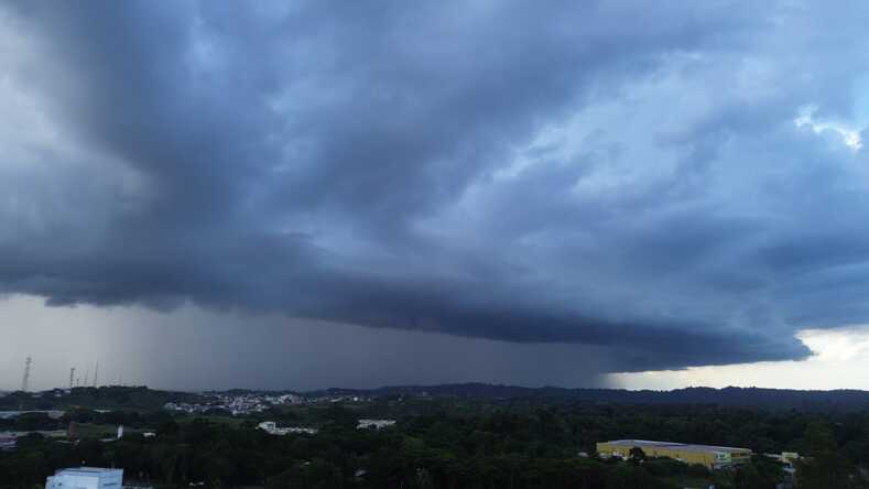 Cemaden emite alerta para pancadas de chuva no Vale do Paraíba e Litoral Norte