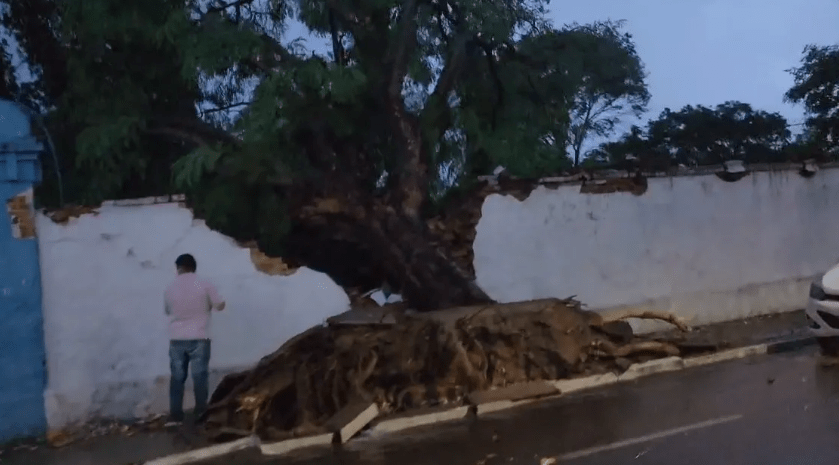 Chuva causa incidente na tarde de ontem em Jacareí